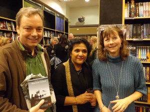 Beta reader Mike Lawley, Hari Lawley and moi