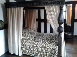 This gorgeous canopied bed made me want to catch up on some sleep!