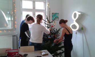 Decorating Xmas tree